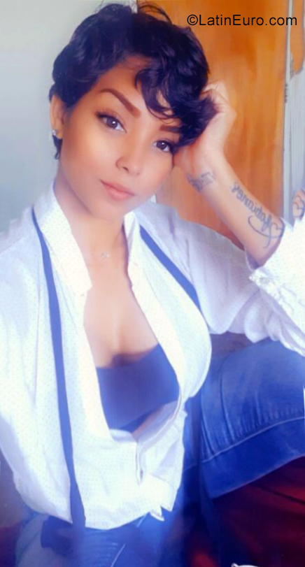 Date this hard body Venezuela girl Dubrey from Caracas VE3668