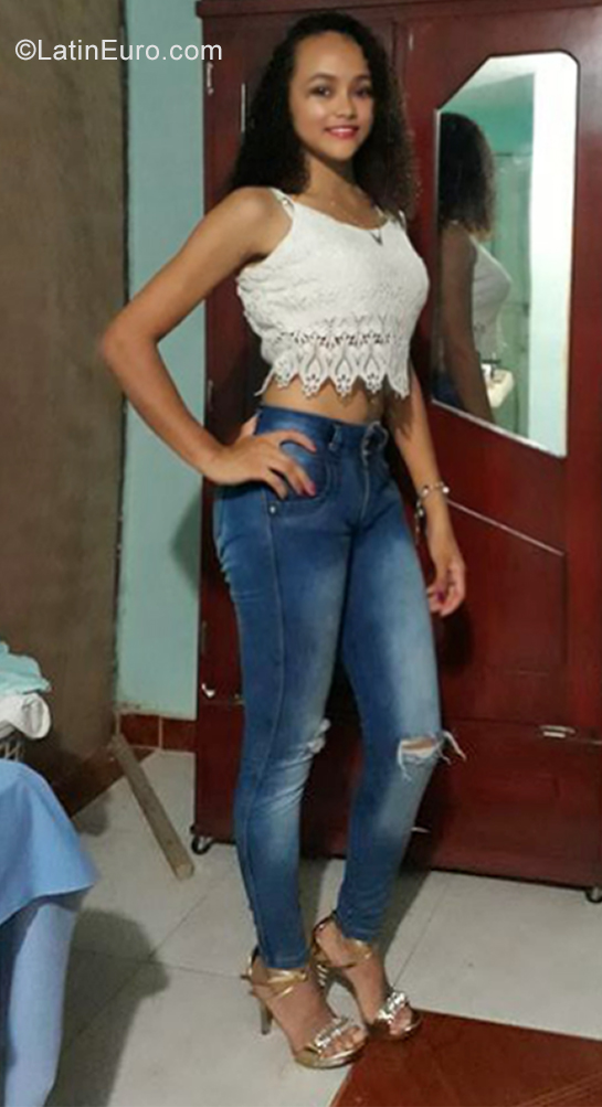 Date this passionate Colombia girl SOPFIA from Bogota CO29216