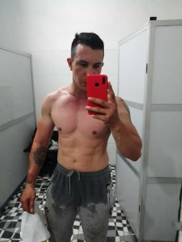 Date this happy United States man Geiber from Cartagena US21095