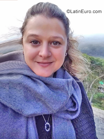 Date this beautiful Brazil girl Ana from Curitiba BR11311