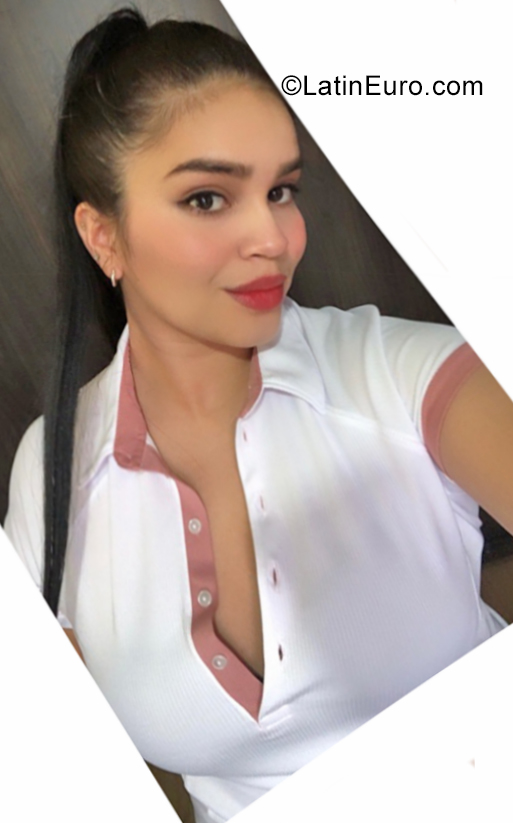 Date this happy Colombia girl Angie from Bogota CO29273