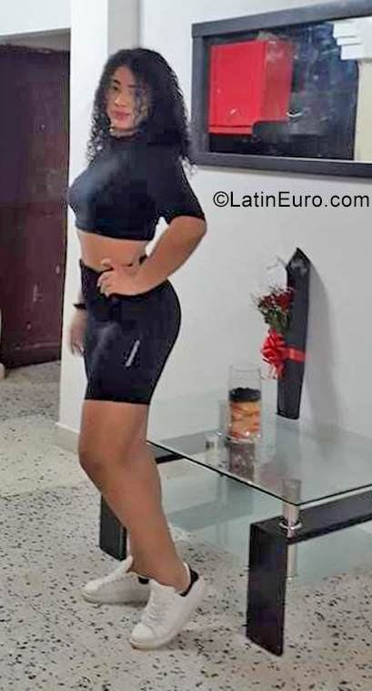 Date this delightful Colombia girl Yai4 from Barranquilla CO29282
