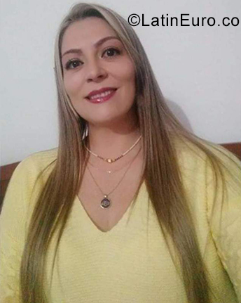 Date this hot Colombia girl Monik from Medellin CO29327