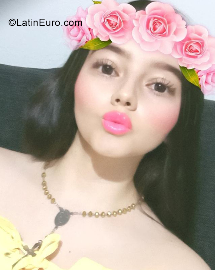 Date this foxy Colombia girl Diana from Medellin CO29403