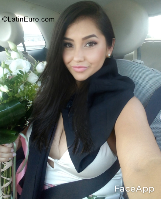 Date this charming Italy girl Sinai from Pescara IT342