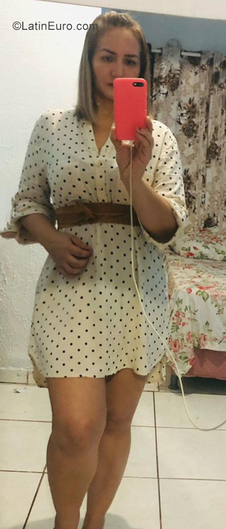 Date this hot Brazil girl Iza from Manaus BR11320