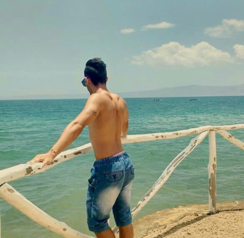 Date this voluptuous Canada man Luis from  CA853