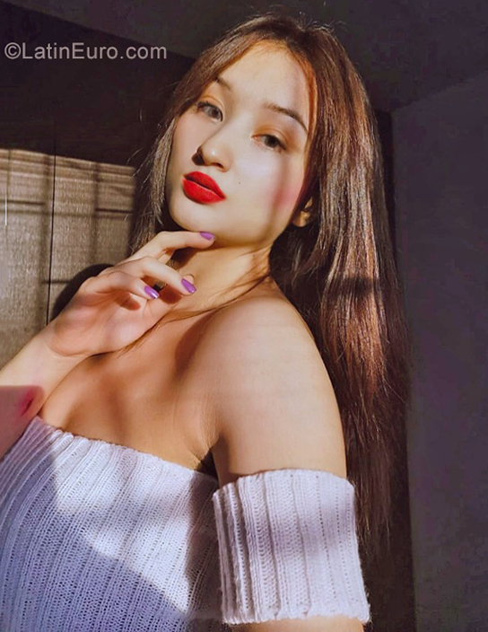 Date this foxy Colombia girl Carolina from Manizales CO29499