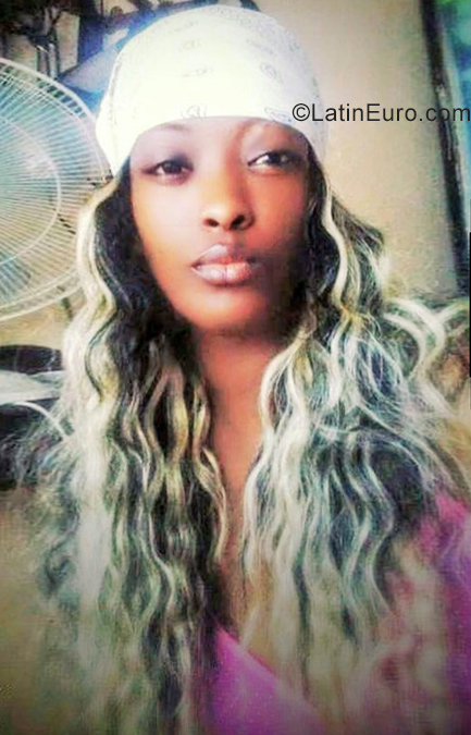 Date this beautiful Cuba girl Sucel from Cienfuegos CU760