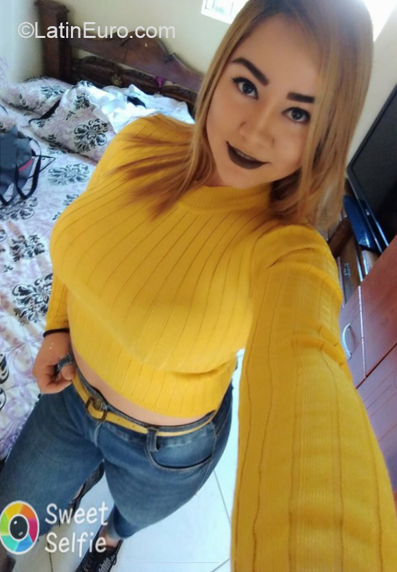Date this happy Colombia girl Mitchel from Medellin CO29632