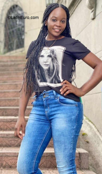 Date this hard body Colombia girl Julieth from Medellín CO29656