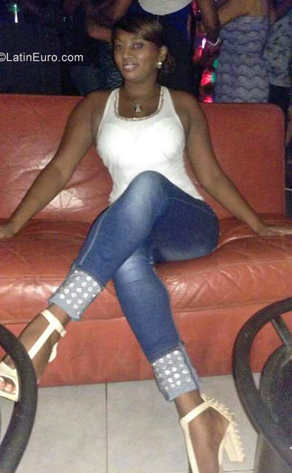 Date this gorgeous France girl Shanik from Paris FR327