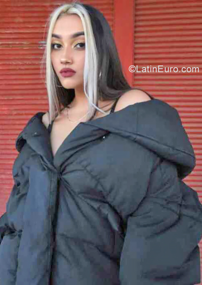 Date this attractive Chile girl Gipsy from Santiago CL255