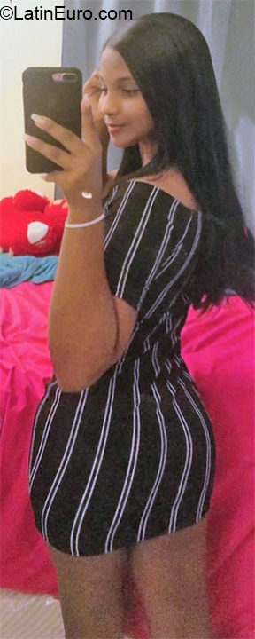 Date this lovely United States girl Karolina from New Jersey US21192