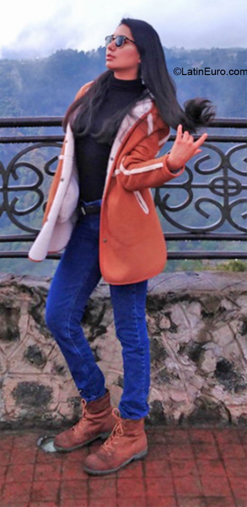 Date this attractive Mexico girl Erendira from Puebla MX2313