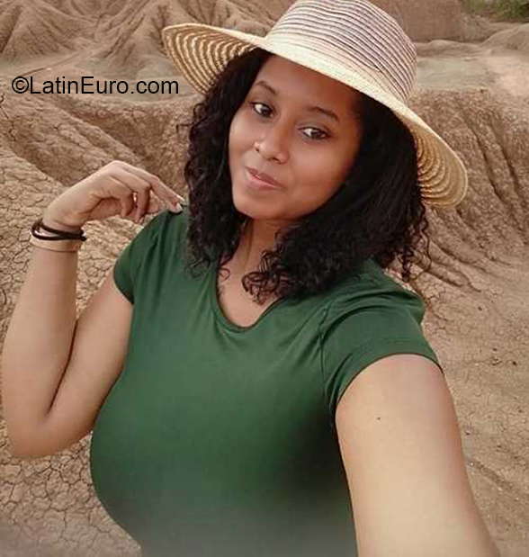 Date this georgeous Colombia girl Andrea from Jamundi CO31019