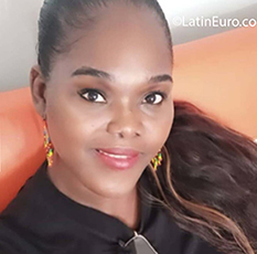 Date this fun Colombia girl Alexa from Medellin CO32727