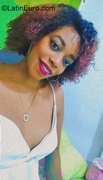 Date this sultry Colombia girl Vanessa from Cali CO29906