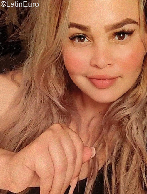 Date this beautiful Colombia girl Edgliseth from Soledad VE4131