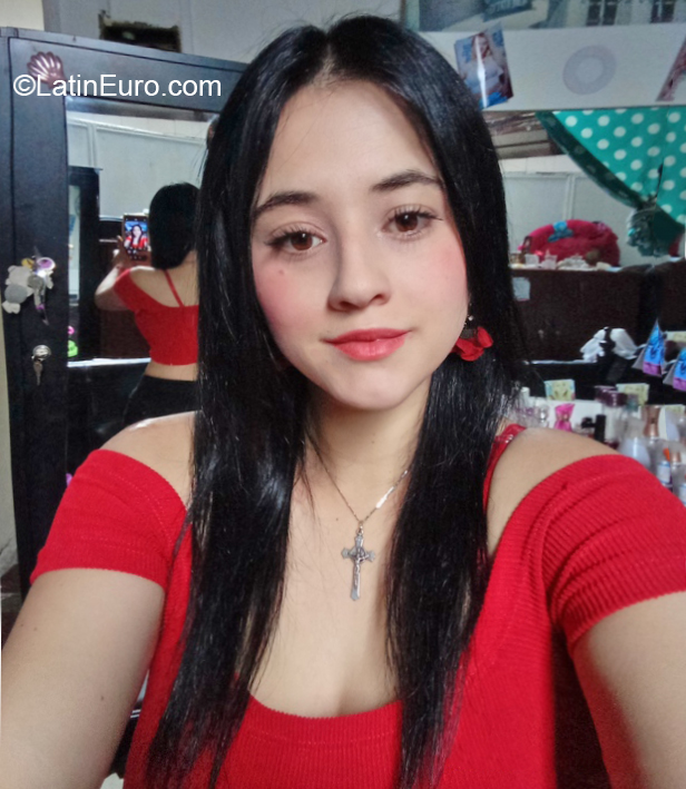 Date this sultry Colombia girl Cristina from Manizales CO29935
