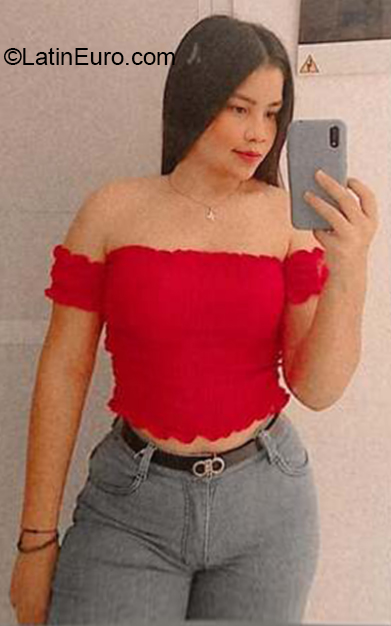 Date this sensual Colombia girl Yoskarlis from Barranquilla CO29960