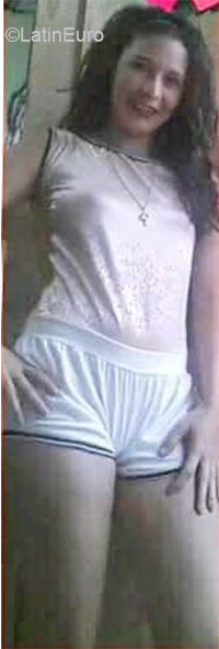 Date this pretty Ecuador girl Dacmarys from Guayaquil EC786