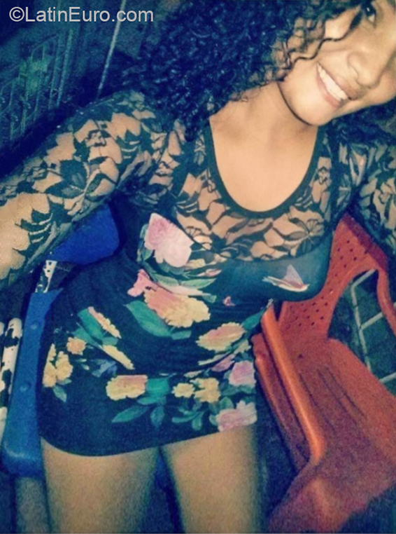 Date this hard body Colombia girl Eliana from Barranquilla CO30033