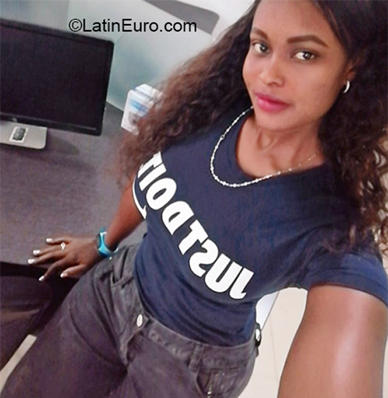 Date this nice looking Colombia girl Alana from Cali CO30052