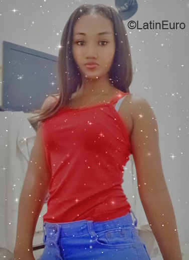 Date this charming Colombia girl Angie from Cali - Villagorgona CO30064