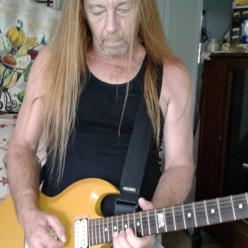 Date this athletic United States man Frenchdoc from Fullerton US21258