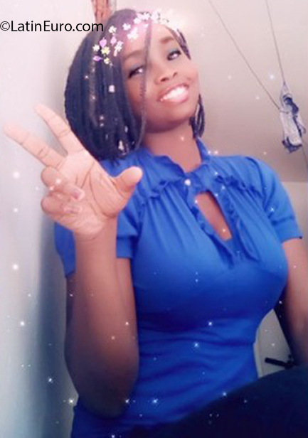 Date this cute Dominican Republic girl Nandy from Santiago DO39755