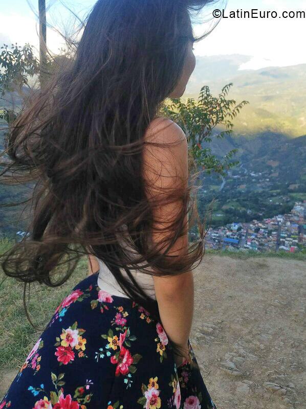 Date this voluptuous Colombia girl Melanie Maria from Cali CO30111