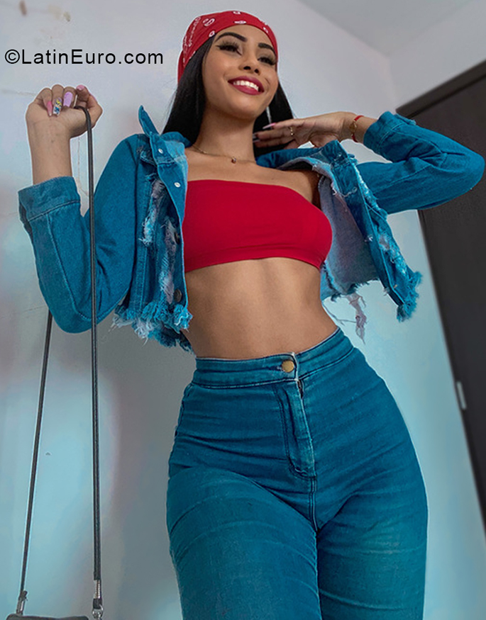 Date this funny Colombia girl Shirly from Bogota CO30137