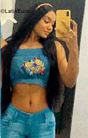 Date this athletic Colombia girl Melisa from Medellin CO30142
