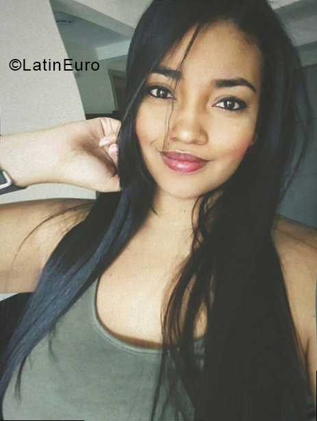 Date this fun Colombia girl Desireth from Sabaneta CO30153
