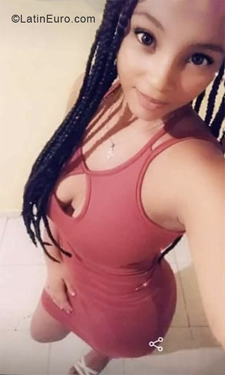 Date this tall Dominican Republic girl Nicole from Santo Domingo DO39815