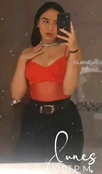 Date this sultry Colombia girl Sofia from Bogotá CO30276