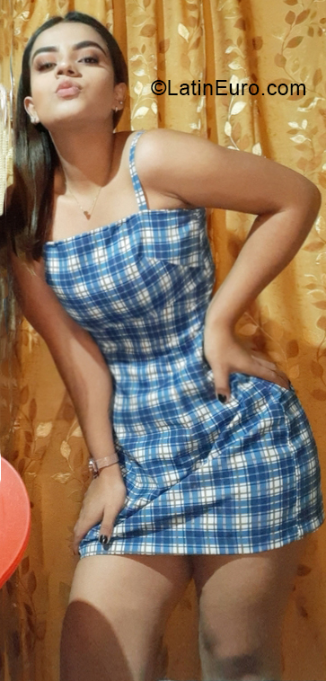 Date this beautiful Venezuela girl Frankiee from Caracas VE3981