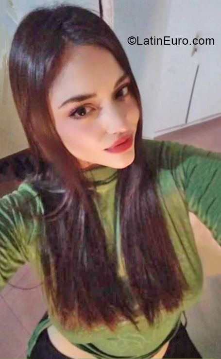 Date this voluptuous Argentina girl Yanina from La Rioja AR860