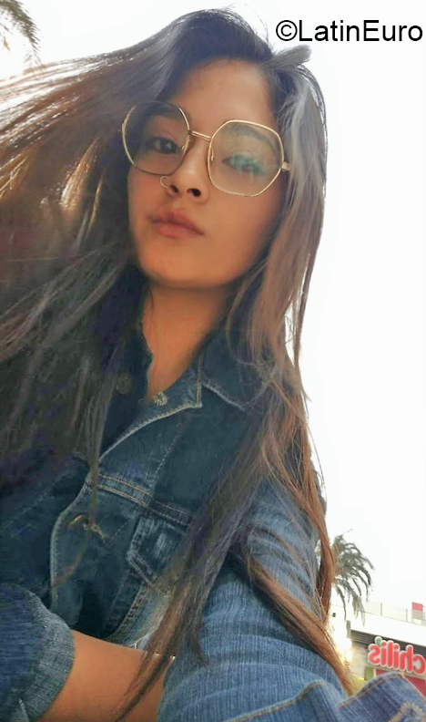 Date this tall Peru girl Nicolle from Lima PE1902