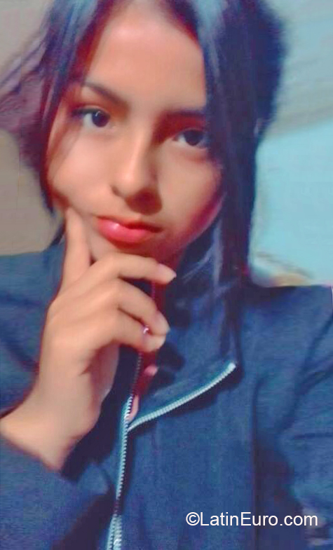 Date this foxy Peru girl Malu from Ica PE1903