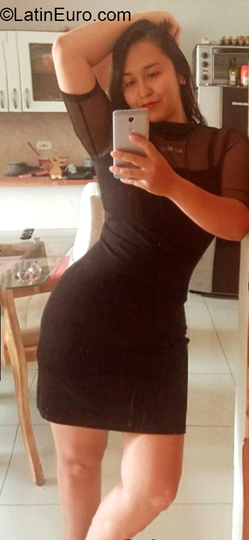 Date this pretty Colombia girl Nina from Medellin CO30534