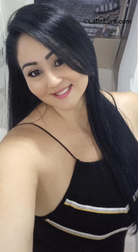 Date this nice looking Colombia girl Ginita garca from Barranquilla CO30548