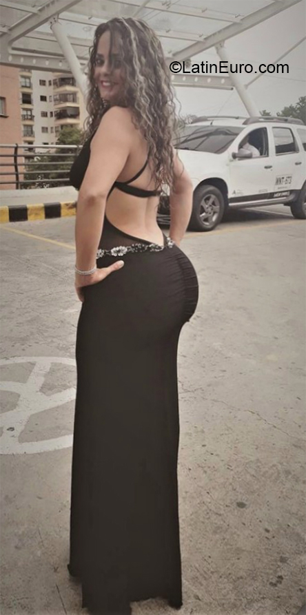 Date this beautiful Colombia girl Carol from Cali CO30561