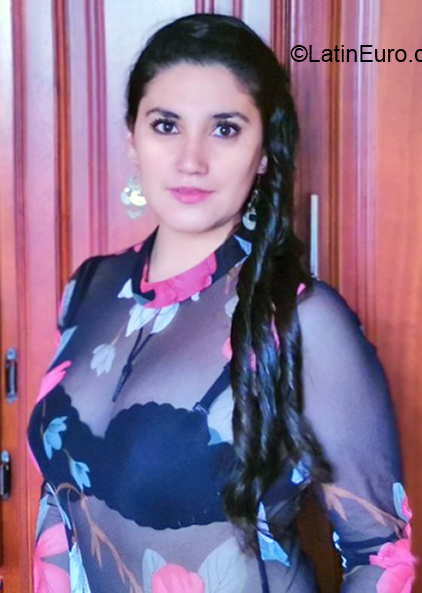 Date this gorgeous Ecuador girl Yoli from Quito EC835