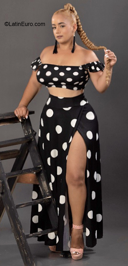 Date this hot Dominican Republic girl Massiel from Puerto Plata DO40022