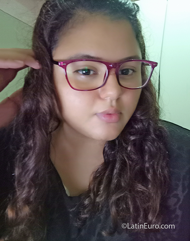 Date this foxy Spain girl Sara from Seville ES641