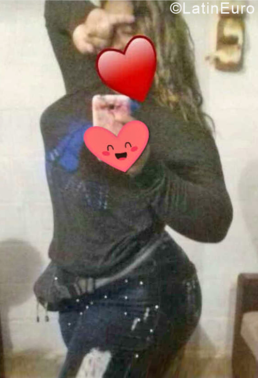 Date this lovely Venezuela girl Genesis from El Tigre VE4006