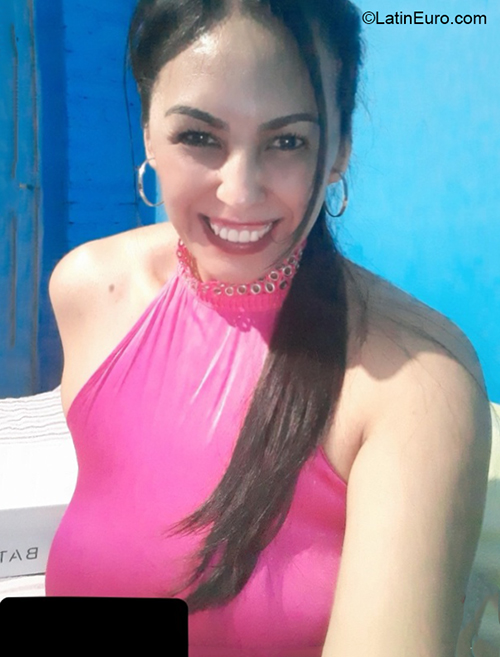 Date this funny Argentina girl Vanina from Buenos Aires AR788