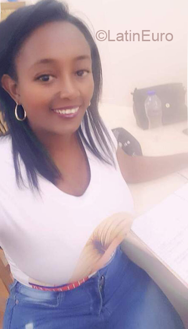 Date this sensual Dominican Republic girl Elis from Hato Mayor Del Rey DO40076